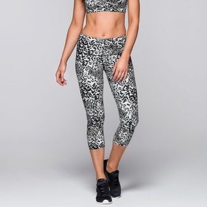 Lorna Jane Black Gray Jaguar Print Core Booty Support 7/8 Tights Leggings Size S